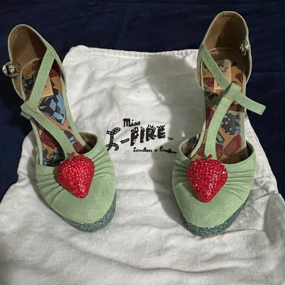 COPY - Strawberry platform sandal (Miss L Fire 36/6)